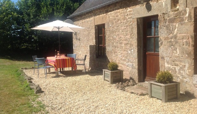 Beautifully renovated farmhouse. Lovely family friendly garden. Pets welcome