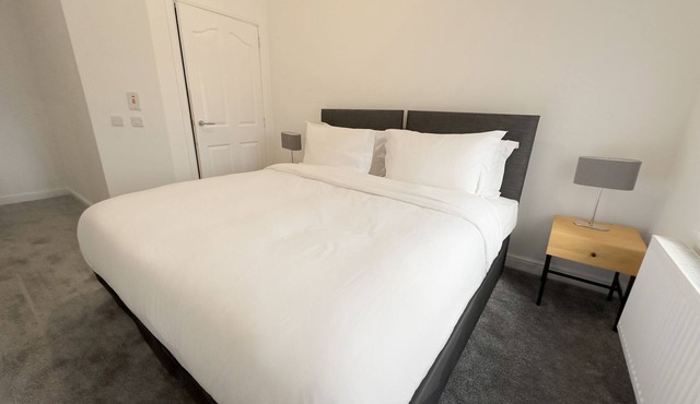 Beautifully renovated, modern 1 bedroom house