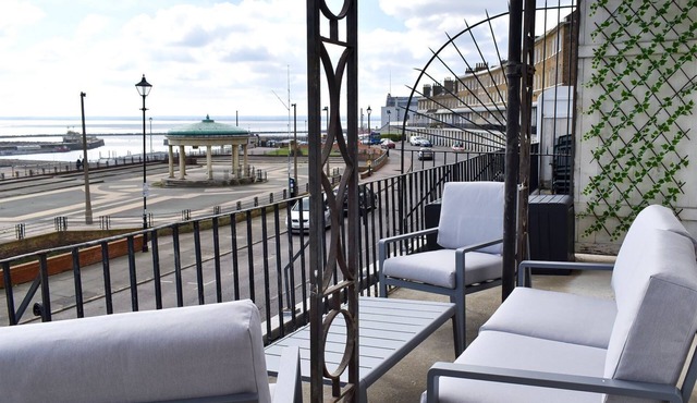 Beautifully renovated apartment with stunning sea views and situated across from Ramsgate harbour.
