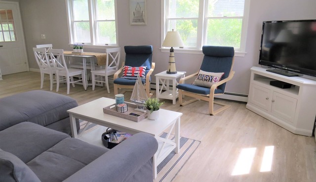 Beautifully Renovated Home 1/2 Mile from Campground Beach