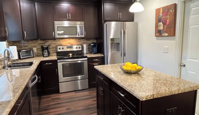 Beautifully, Renovated Home in Quiet Cul de Sac! Close to EVERYTHING!