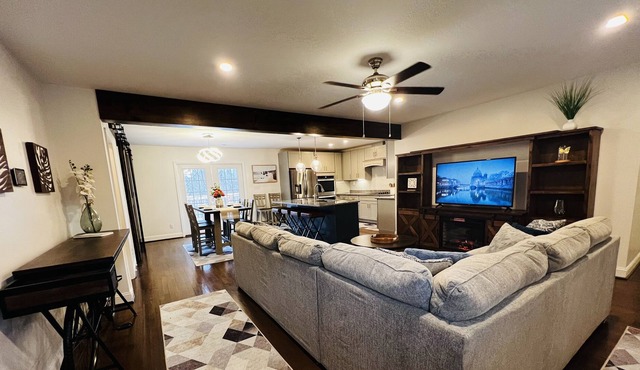 Beautifully renovated home in the heart of Elkin