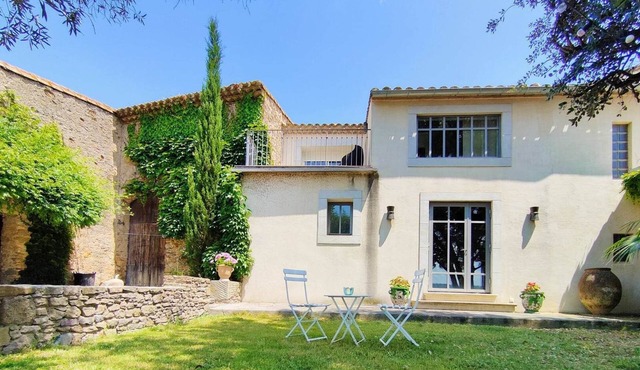 Beautifully renovated manor house with swimming pool and grounds
