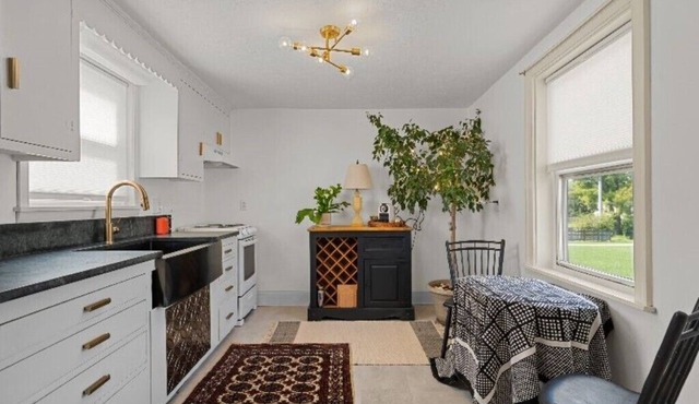 Beautifully Renovated Downtown Flat: Japanese Decor