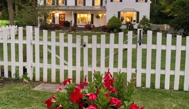 Beautifully restored farmhouse - Penn State