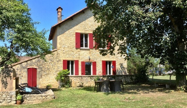 Beautifully restored 2 bedroom house with private pool and barbecue.