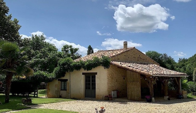 Beautifully restored farmhouse with pool and private garden in the the Dordogne