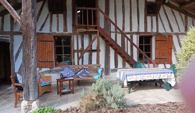 Beautifully restored farmhouse. Private clearing in the forest. Pool. Sleeps 9