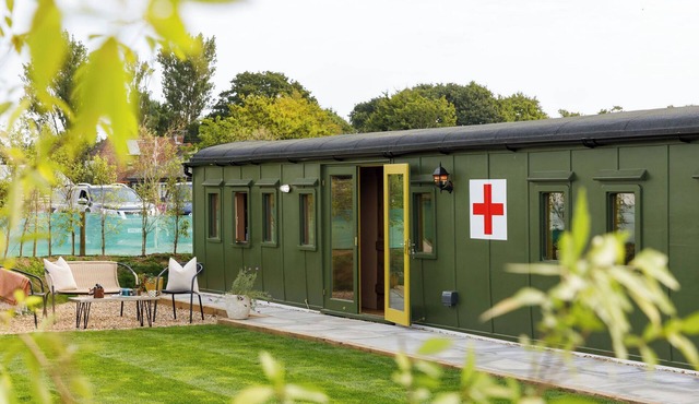 Beautifully Restored WW2 Carriage - Sleeps 6