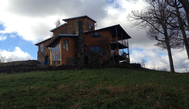 Beautifully restored hippie house near the Wilderness Rider Buffalo Ranch.
