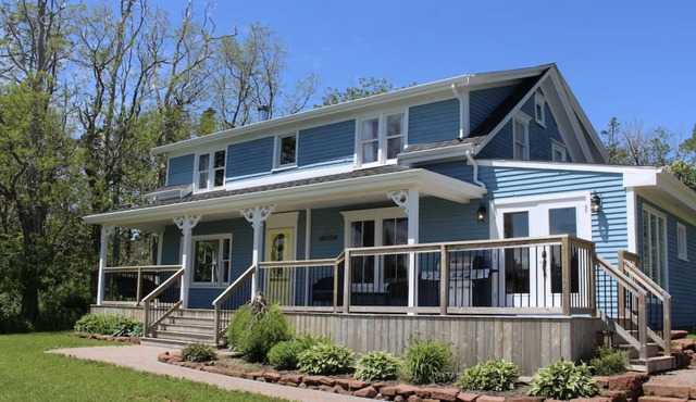 Beautifully restored historic farmhouse on a private property close to Victoria