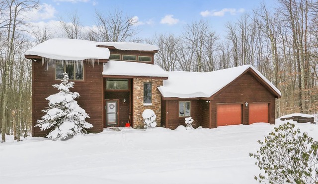 Beautifully Secluded Mountain Home