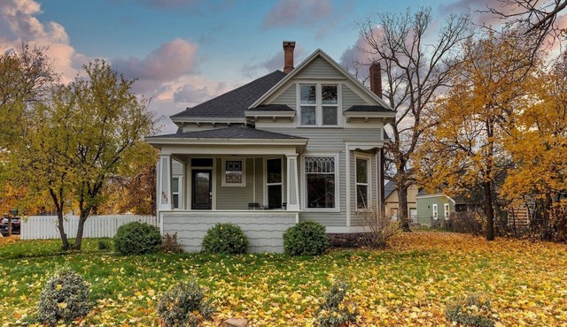 Beautifully updated 1920's Home near Downtown