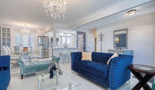 Beautifully Updated Bungalow nUpper Portion
