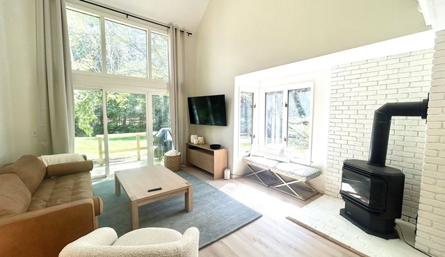 Beautifully Updated Eastman Condo