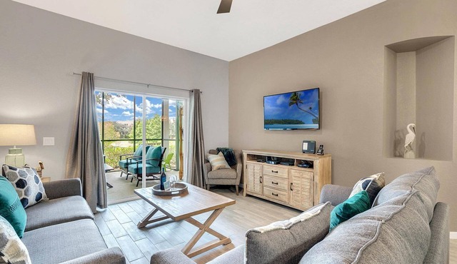 Beautifully updated large family condo with King suite only minutes to Disney