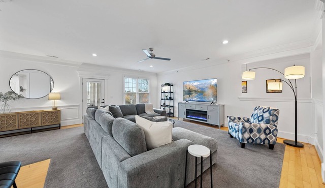 Beautifully Updated Penthouse Condo in West Cary