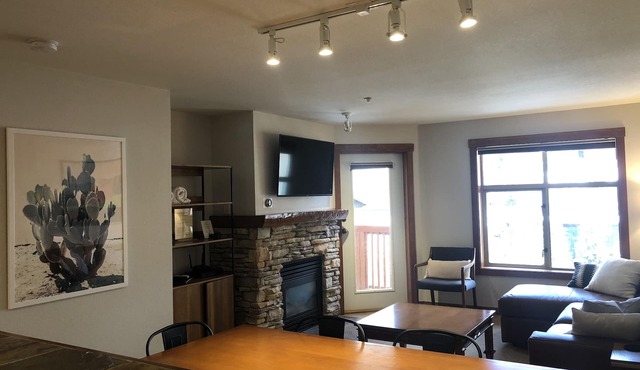 Beautifully Updated Ski-in/Ski-out Condo (Top Floor)