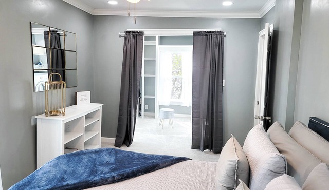 Beautifully Updated West Plaza Home. 3bd 2bth, w/2 Cal King. Perfect location!