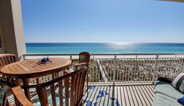 Beautifully upgraded 2 bedroom beachfront condo in Pearl #403 on Navarre Beach.