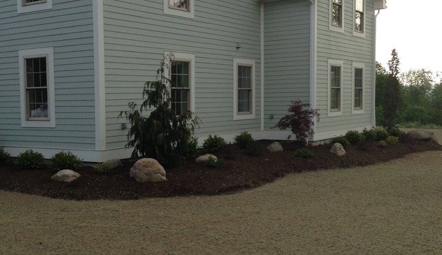 Beautifuly renovated 1840s farmhouse on the Keuka Lake wine trail.