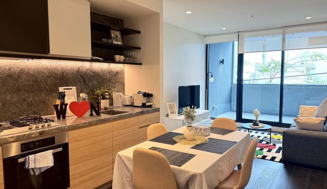 Beauty 2Bed Apt Parking West Mel