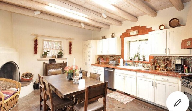 Beauty and Comfort- Location-Enclosed Patio-Hot Tub - Last Min.Deals!