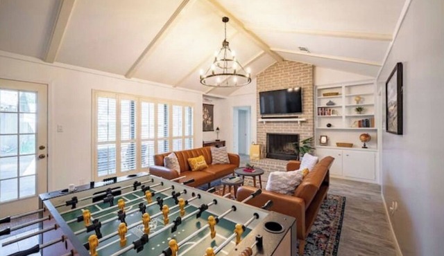 Beauty Cozy Modern 4BRs Home