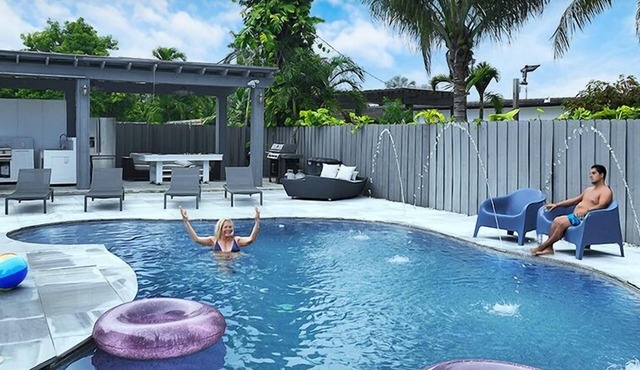 Beauty Miami Villa w/Heated Pool-Spa/Pool Table