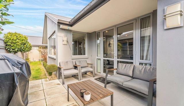 Beauty on Bantry - Alexandra Holiday Home