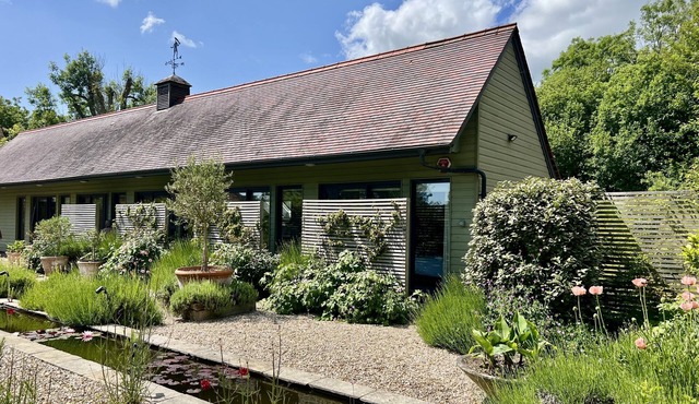 Beauvoir Court Stables stands within the grounds of Beauvoir Court