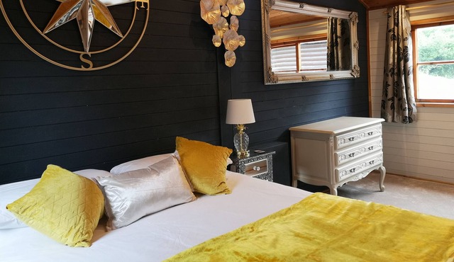 Beaver 2 HuntersMoon-Warminster-Bath-Salisbury-HOT TUB