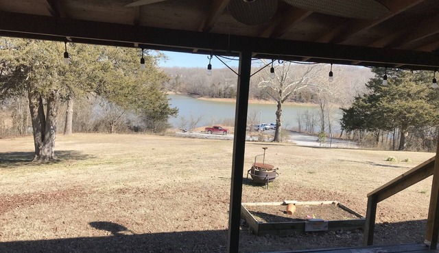 Beaver Lake Front Log Cabin