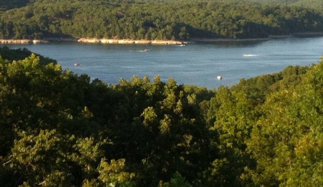 Beaver Lake Get-a-Way Great Location-Beautiful View