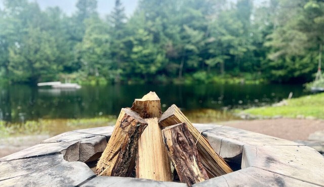 Beaver Lake Oasis | Hot Tub | Kayaks | Pets OK!