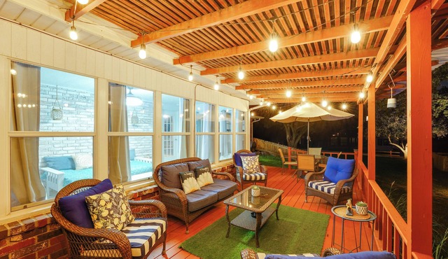 Beaver Lake Retreat w/Deck: Paddle, Bike, Relax!
