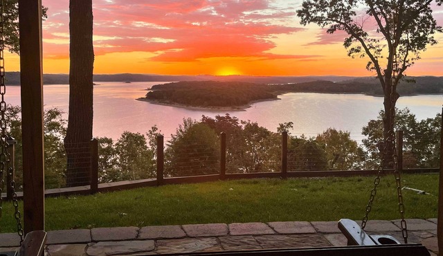 Beaver Lake Retreat w/Lake Access & Fire Pit!