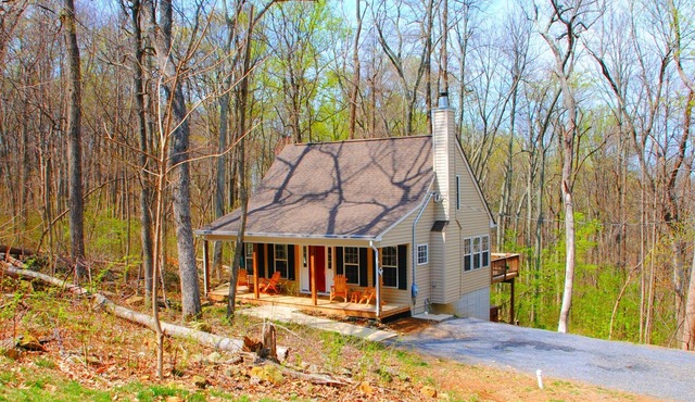 Beavers Hill Cottage a Shenandoah Mountain getaway in Virginia Wine country!