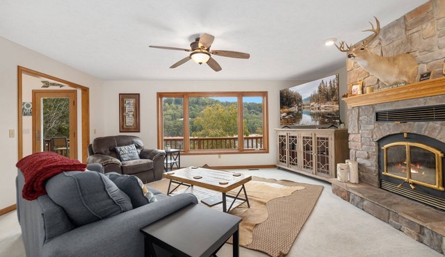 Beavershore-Direct Access to Beaver Lake-Sleeps 12