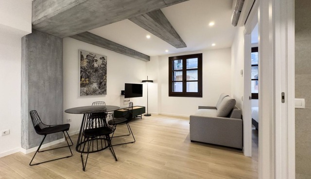 BeBarceloner Born Apartments with Pool and Terrace - 2 bedrooms, 2 bathrooms