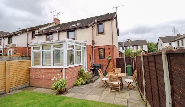 Beckside Garden Brampton - sleeps 4 guests in 2 bedrooms