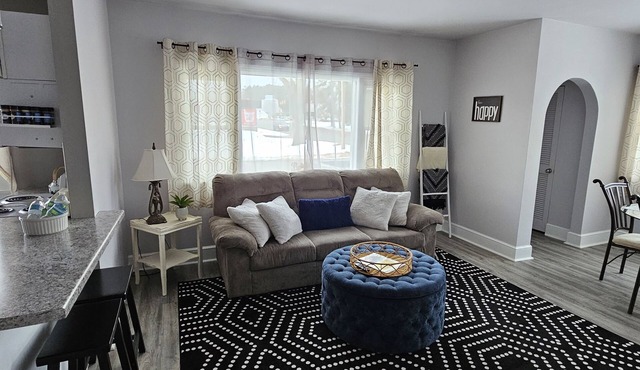 Becky's Bee Hive, Clean, Cozy, Affordable and Family Friendly!