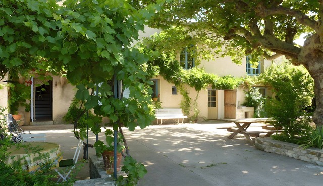 Bed and Breakfast 'Chambre' with Private Terrace, Shared Garden and Wi-Fi
