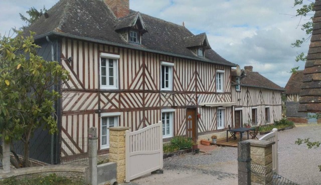 Bed and breakfast in the Normandy countryside near beaches, stud farms and castles.