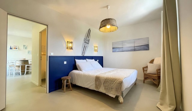 Bed and Breakfast 'Maison Perbos 1556 - Itsasoa' with Mountain View, Wi-Fi and Air Conditioning