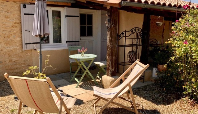 Bed and Breakfast 'Les Orchidées - Chambre' with Shared Pool, Private Terrace and Wi-Fi
