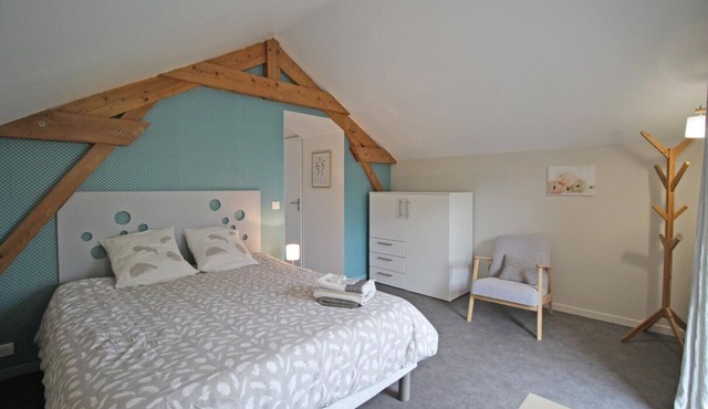 Bed and Breakfast 'Chambre Familiale' with Private Terrace, Shared Garden and Wi-Fi