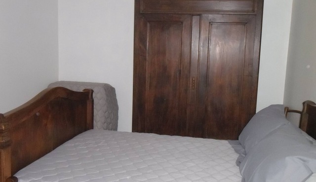 Bed and Breakfast 'Coté Jardin' with Shared Terrace, Shared Garden and Wi-Fi