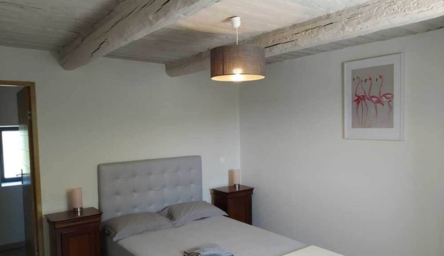 Bed and Breakfast 'Flamant Rose' with Shared Pool, Wi-Fi and Air Conditioning