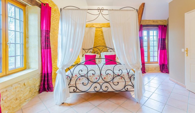 Bed and Breakfast 'Chambre Harmonie' with Shared Terrace, Shared Garden and Wi-Fi